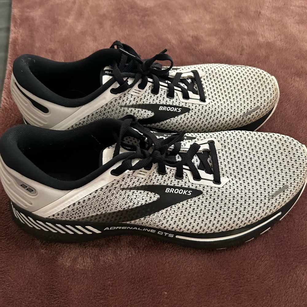 Brooks Mens Adrenaline 22 GTS